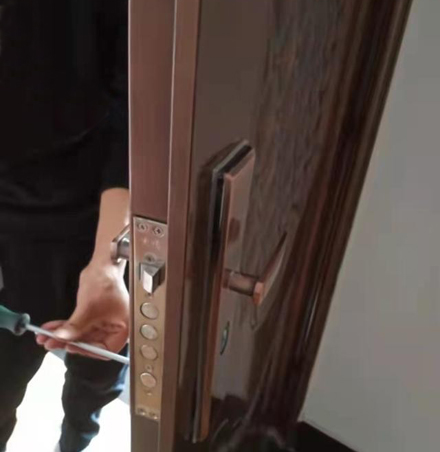 相山上门开锁 换锁 相山本地开锁公司